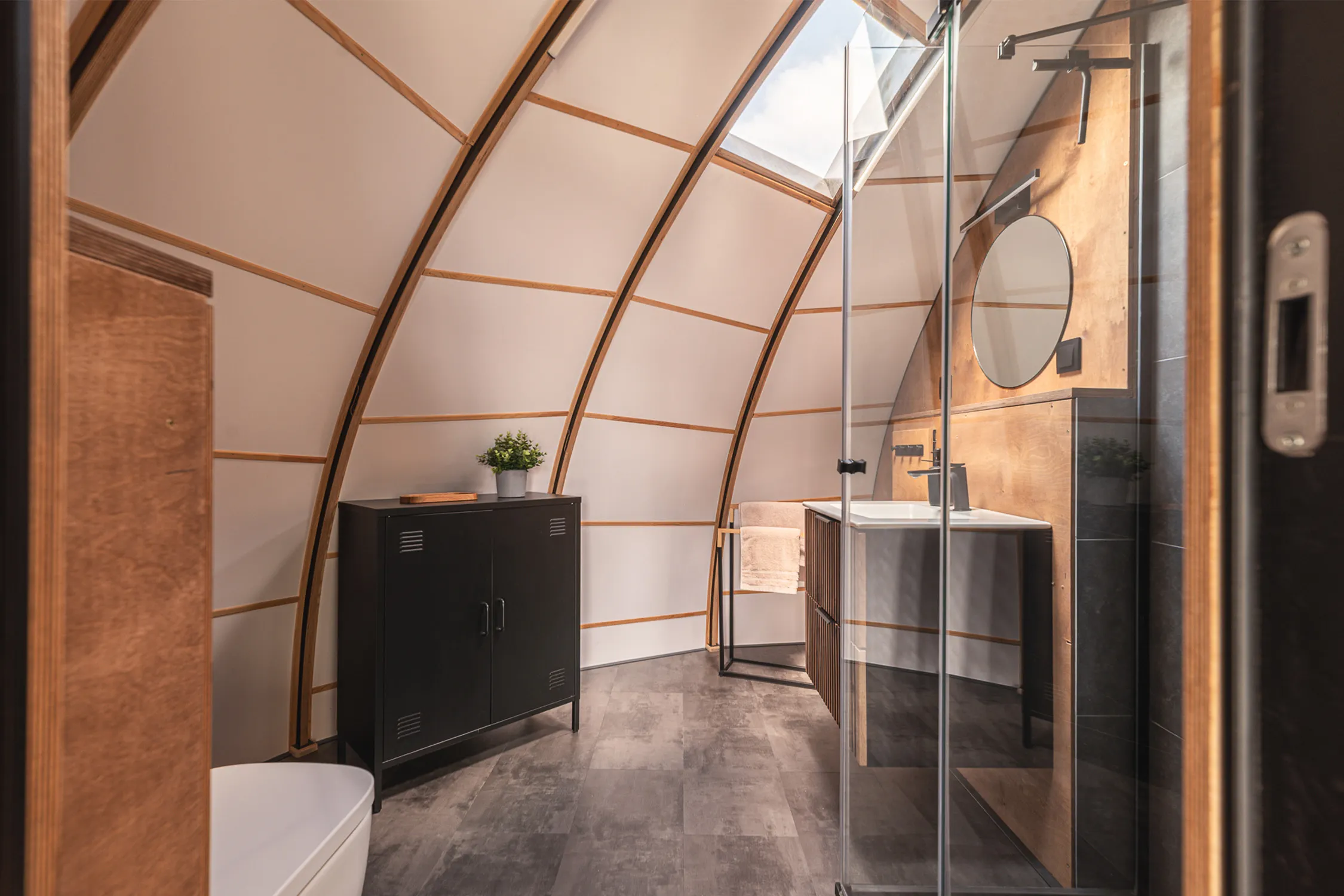 lazienka-glamping-widokowa-osadamarchowo